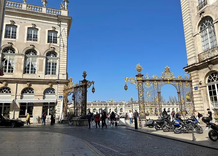 Lägenhet Le Dominicains Au Calme Aux Portes De La Place Stanislas
